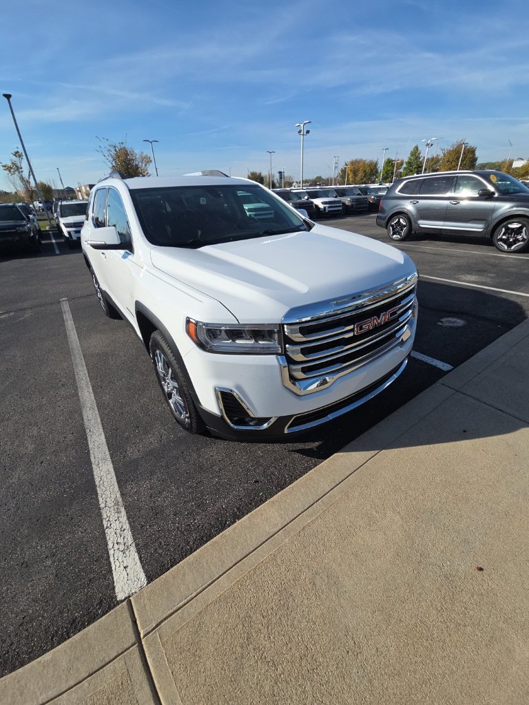 Used 2020 GMC Acadia SLT FWD image 3