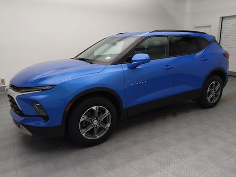 Used 2024 Chevrolet Blazer LT w/ Convenience Package FWD image 2