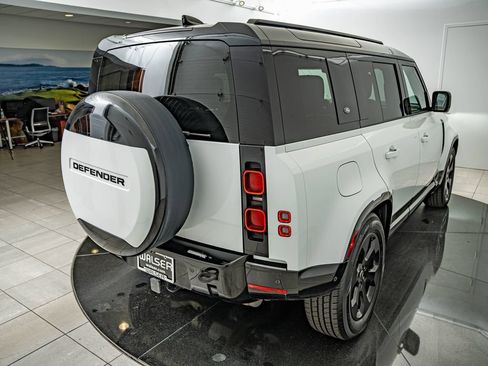 Used 2024 Land Rover Defender 110 X-Dynamic SE AWD/4WD image 16
