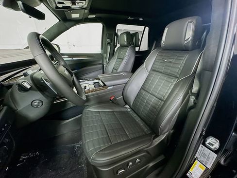 New 2026 Cadillac Escalade Platinum Sport w/ LPO, ONYX Package image 13
