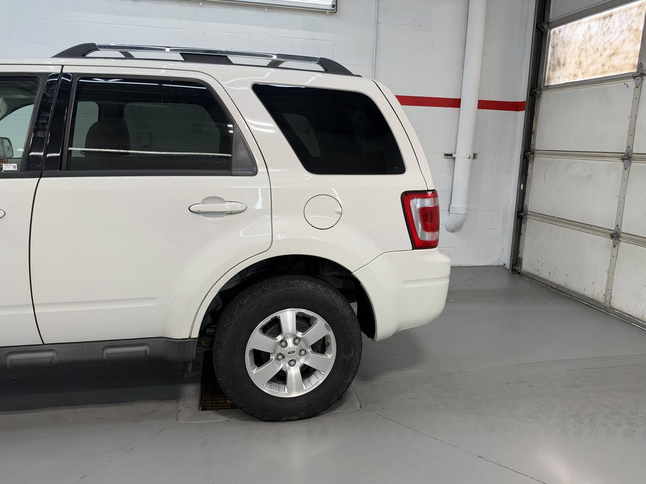 Used 2010 Ford Escape 4WD Hybrid image 4