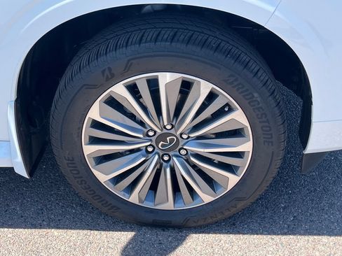 Used 2026 INFINITI QX80 Luxe w/ Cargo Package RWD image 8