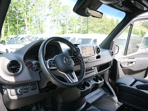 Used 2023 Mercedes-Benz Sprinter 2500 image 6