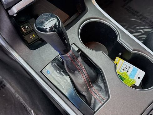 Used 2015 Toyota Camry SE w/ Moonroof Package image 16