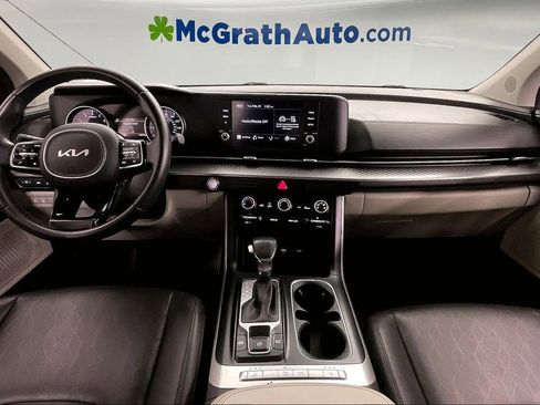 Used 2022 Kia Carnival LX w/ Paint Protection Package FWD image 16