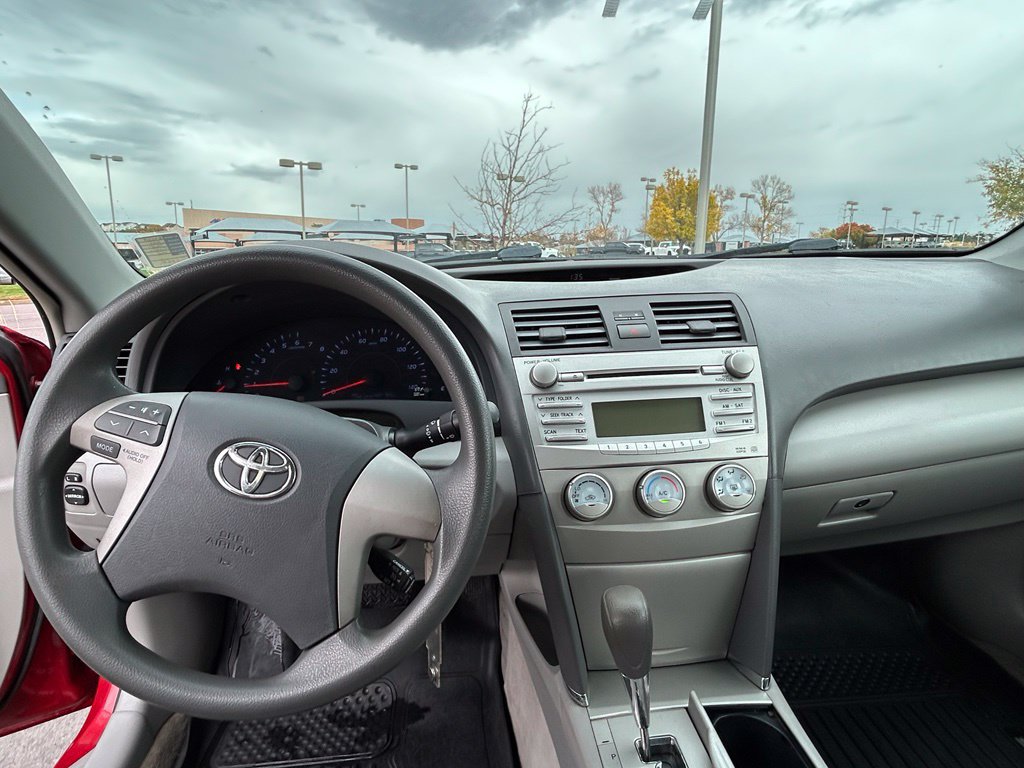 Used 2011 Toyota Camry LE FWD image 12
