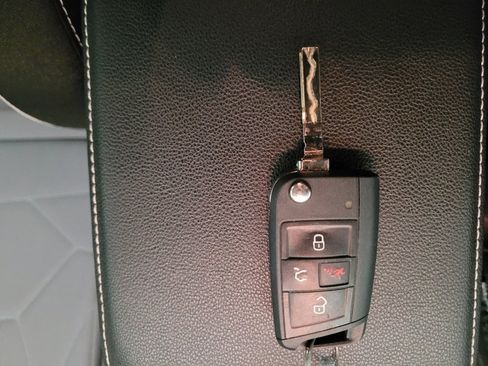 Used 2025 Volkswagen Jetta Sport image 32