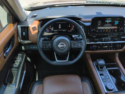 Used 2023 Nissan Pathfinder Platinum AWD/4WD image 18
