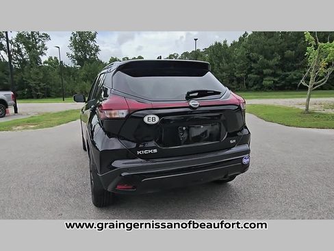 Used 2023 Nissan Kicks SR FWD image 29