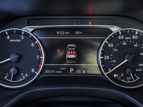 Used 2025 Nissan Rogue SV image 40