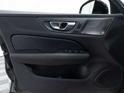 Used 2024 Volvo V60 B5 Cross Country Plus image 11