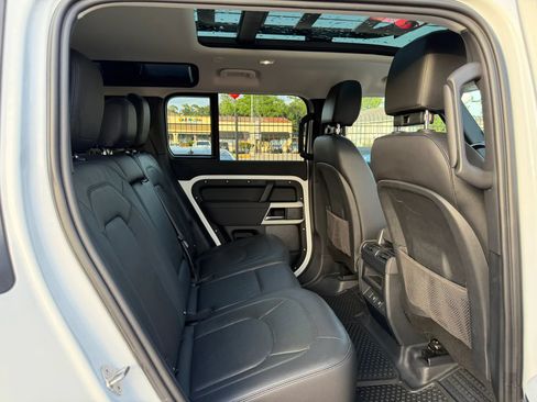 Used 2023 Land Rover Defender 110 S AWD/4WD image 31