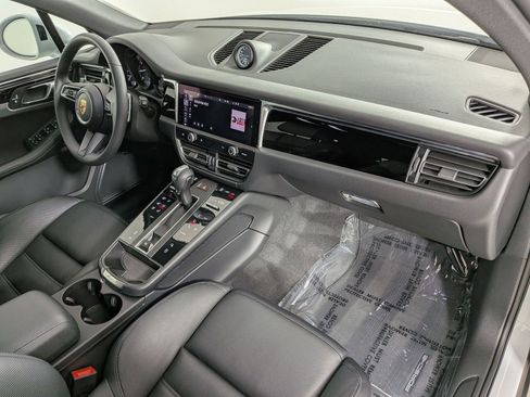 Certified 2025 Porsche Macan Turbo AWD/4WD image 23