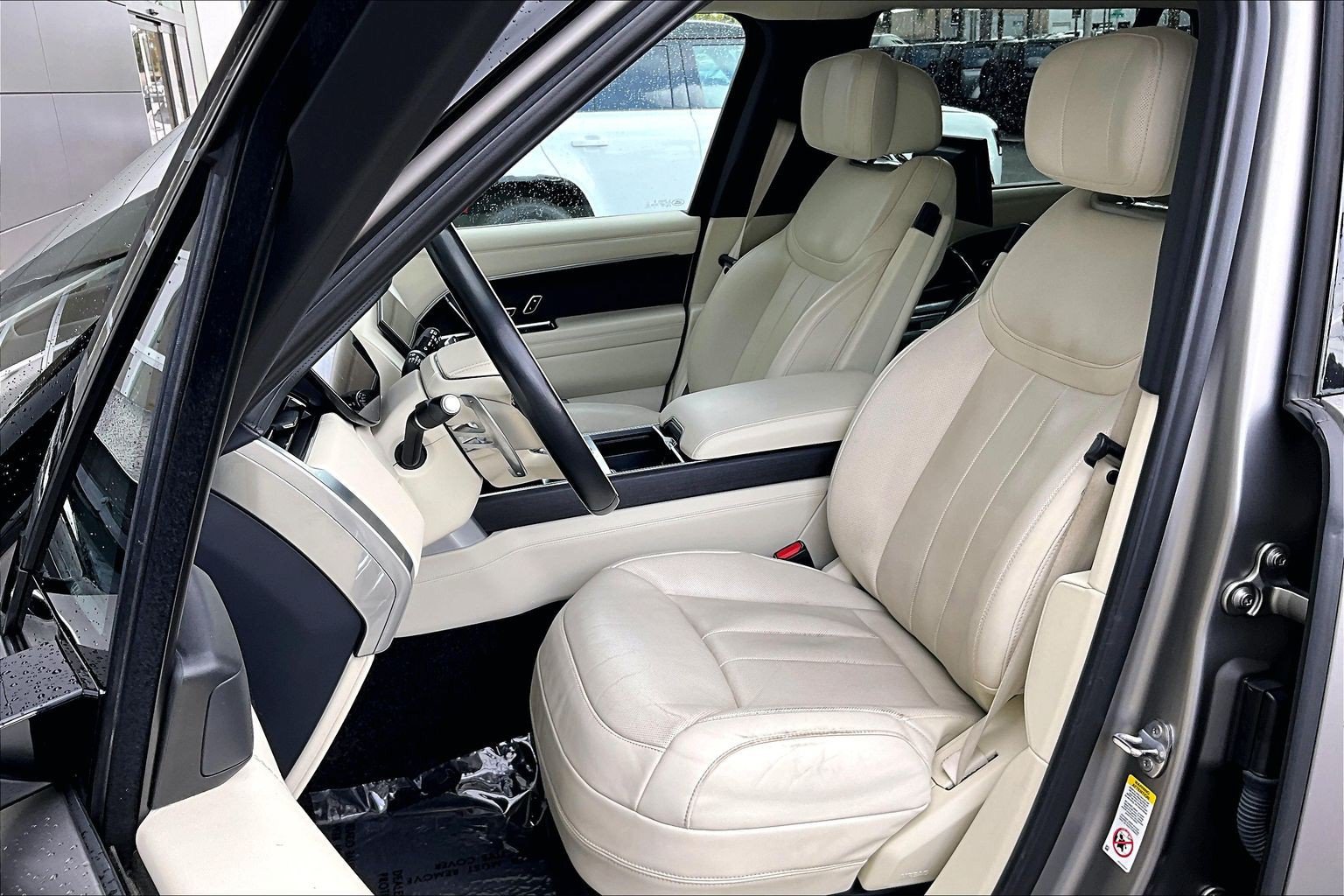 Used 2023 Land Rover Range Rover Long Wheelbase Autobiography AWD/4WD image 25