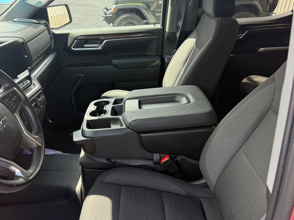 Used 2023 Chevrolet Silverado 1500 RST AWD/4WD image 34
