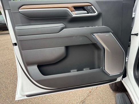 New 2026 Chevrolet Silverado 2500 High Country w/ High Country Premium Package AWD/4WD image 10
