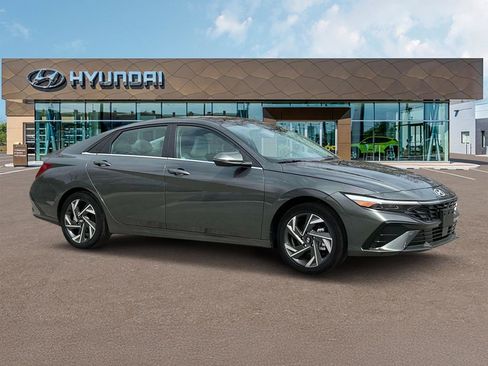 New 2025 Hyundai Elantra Limited FWD image 10