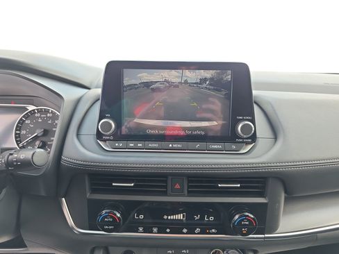 Used 2025 Nissan Rogue SV FWD image 19
