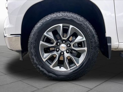 Used 2024 Chevrolet Silverado 1500 LT image 11