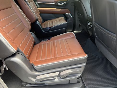 Used 2023 GMC Yukon XL Denali Ultimate AWD/4WD image 17