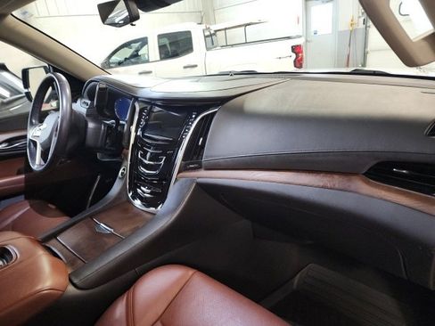 Used 2018 Cadillac Escalade Premium Luxury w/ LPO, Radiant Package image 23