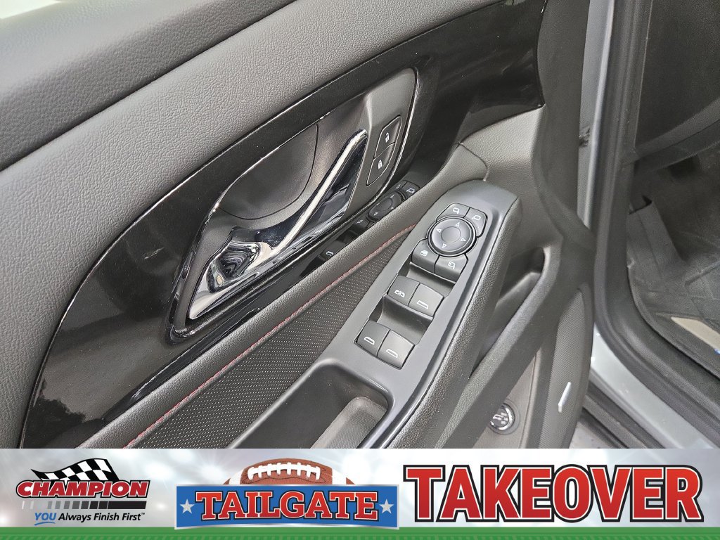 Used 2023 Chevrolet Traverse RS AWD/4WD image 14