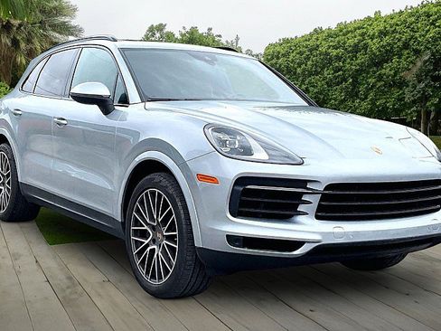 Used 2023 Porsche Cayenne AWD/4WD image 8