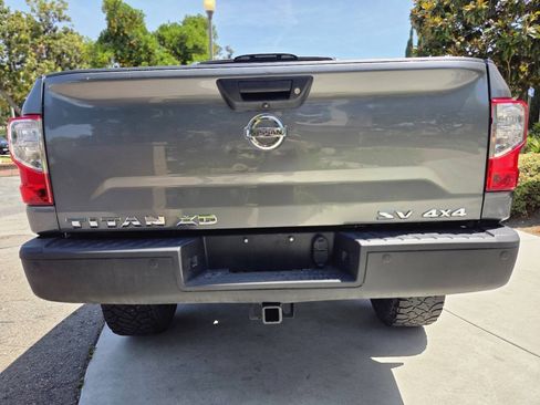 Used 2018 Nissan Titan SV w/ SV Convenience Package AWD/4WD image 41
