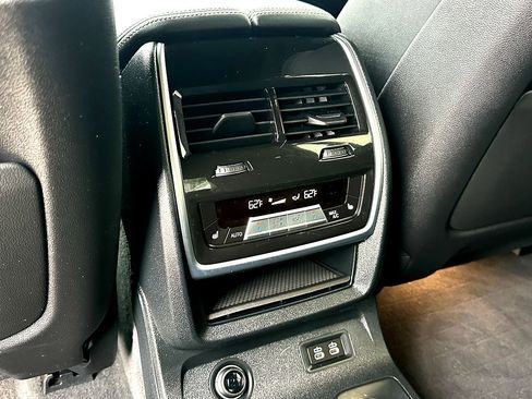 Certified 2024 BMW X7 xDrive40i w/ M Sport Package AWD/4WD image 20