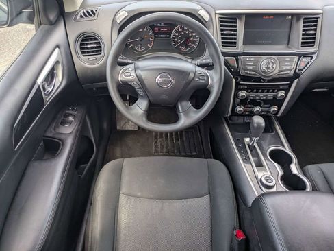 Used 2018 Nissan Pathfinder S AWD/4WD image 17