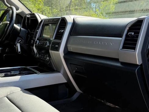 Used 2019 Ford F250 Lariat w/ FX4 Off-Road Package AWD/4WD image 29