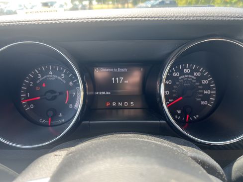 Used 2017 Ford Mustang Coupe RWD image 18