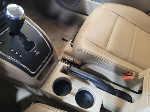 Used 2016 Jeep Patriot High Altitude FWD image 26