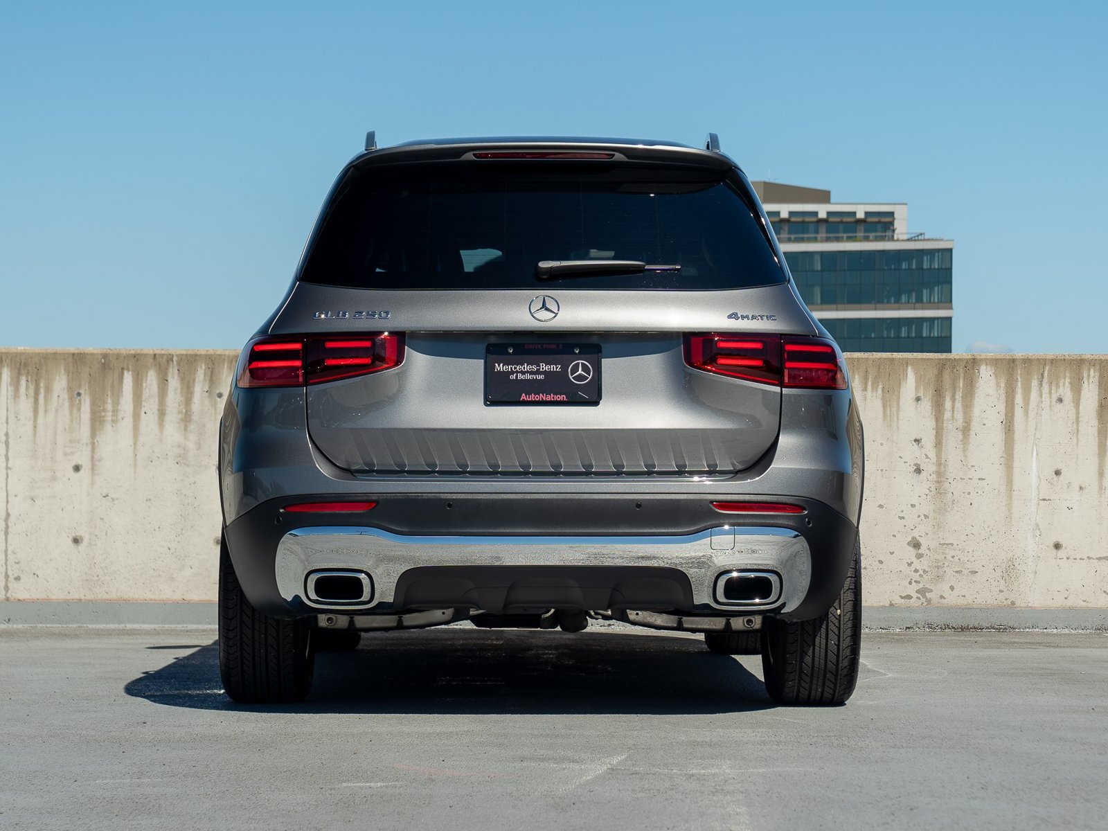 Used 2026 Mercedes-Benz GLB 250 4MATIC image 5