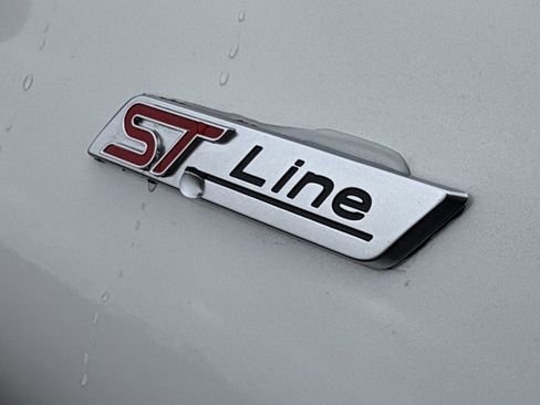 Used 2025 Ford Explorer ST-Line image 10