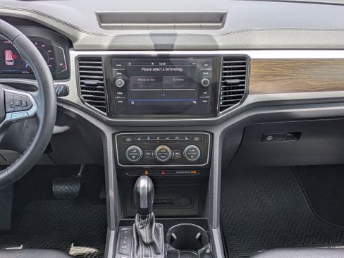 Used 2023 Volkswagen Atlas SE w/ Panoramic Sunroof Package FWD image 18