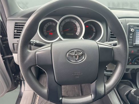 Used 2014 Toyota Tacoma 2WD Access Cab image 12