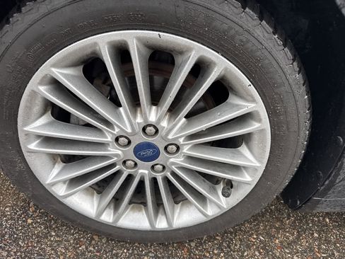 Used 2015 Ford Fusion SE w/ Equipment Group 202A image 8