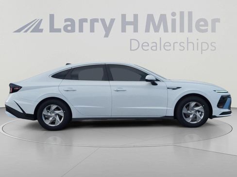 New 2025 Hyundai Sonata SE FWD image 8