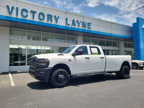 Used 2025 RAM 3500 Tradesman AWD/4WD image 2