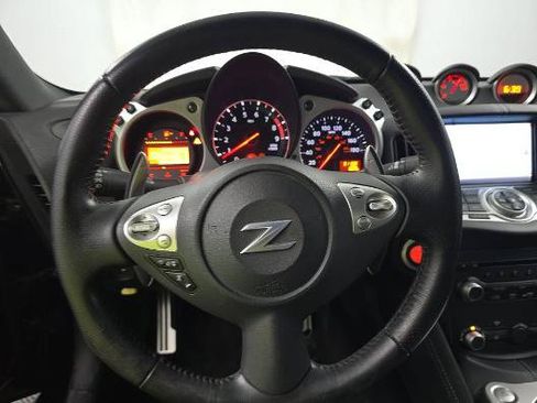 Used 2019 Nissan 370Z Touring Sport RWD image 18