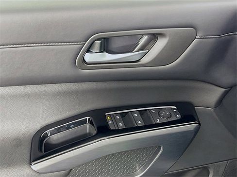 New 2026 Nissan Pathfinder SL image 17