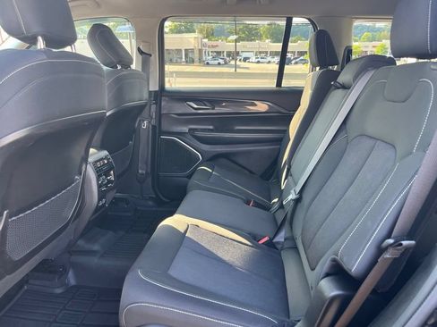 Used 2021 Jeep Grand Cherokee L Laredo w/ Luxury Tech Group I AWD/4WD image 39