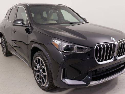 Used 2025 BMW X1 xDrive28i w/ Premium Package image 6