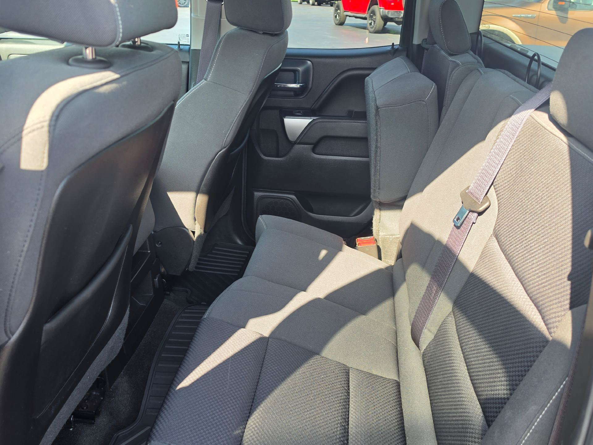 Used 2015 Chevrolet Silverado 1500 LT w/ LT Convenience Package AWD/4WD image 8