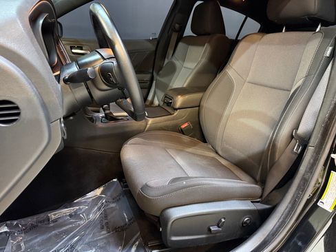 Used 2019 Dodge Charger SXT w/ Plus Group image 5