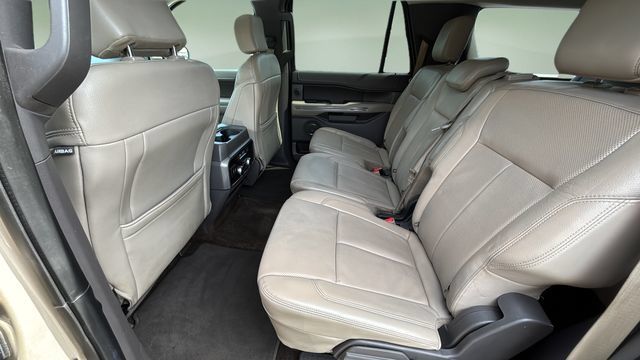 Used 2018 Ford Expedition Max XLT w/ Equipment Group 201A AWD/4WD image 19