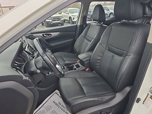 Used 2020 Nissan Rogue Sport SL w/ Premium Package image 17