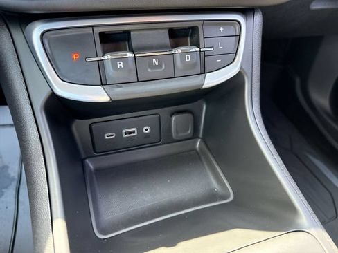 Used 2024 GMC Terrain SLE w/ Driver Convenience Package FWD image 20