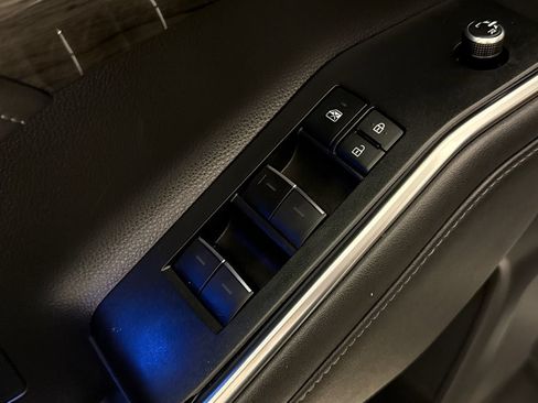 Used 2020 Toyota Highlander Platinum FWD image 21